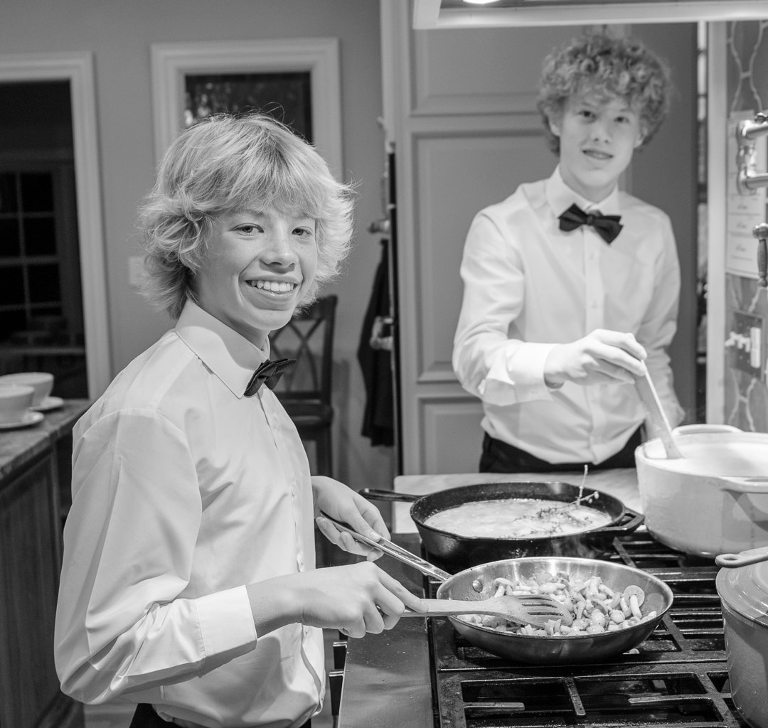 artsdinnerbw221219.jpg