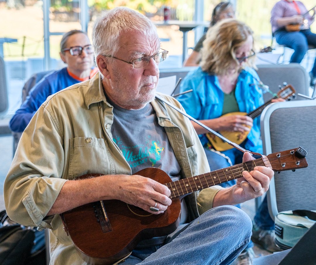 ukulele24102540.jpg