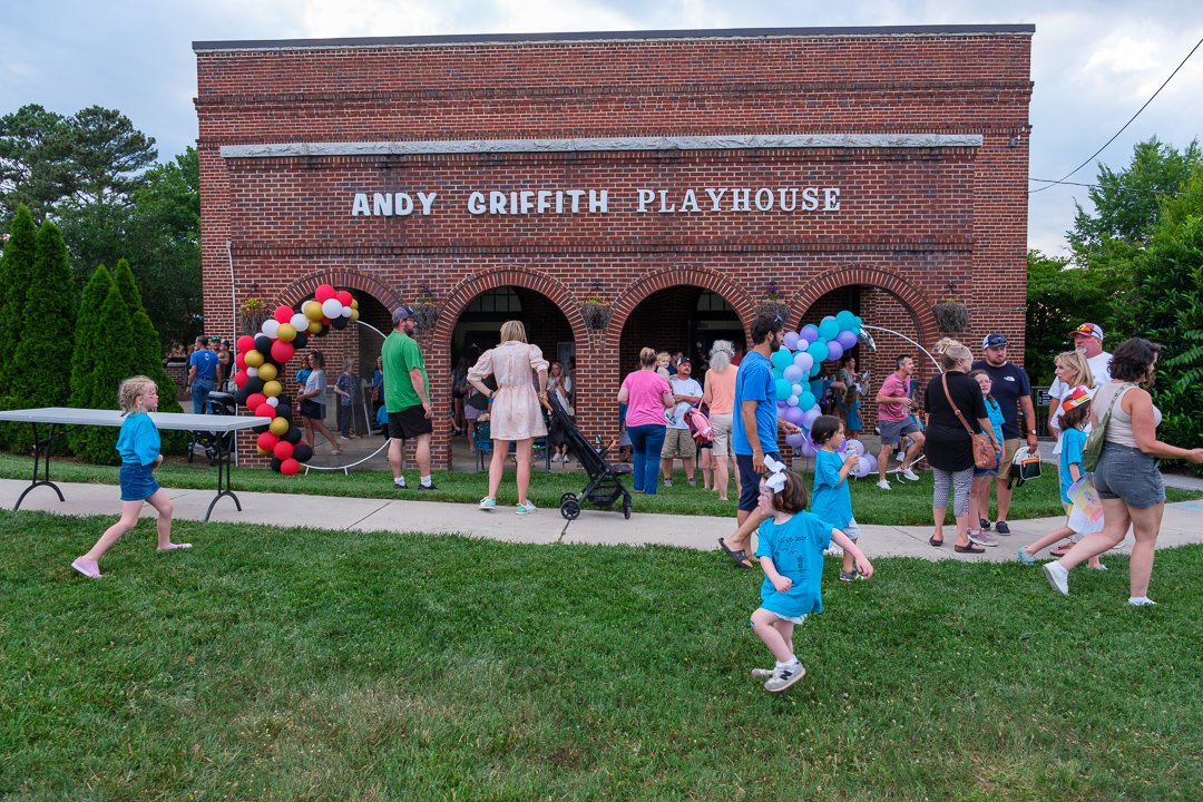 artsaliveparadeshow24061380.jpg