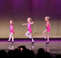 dance_7431_01_small.jpg