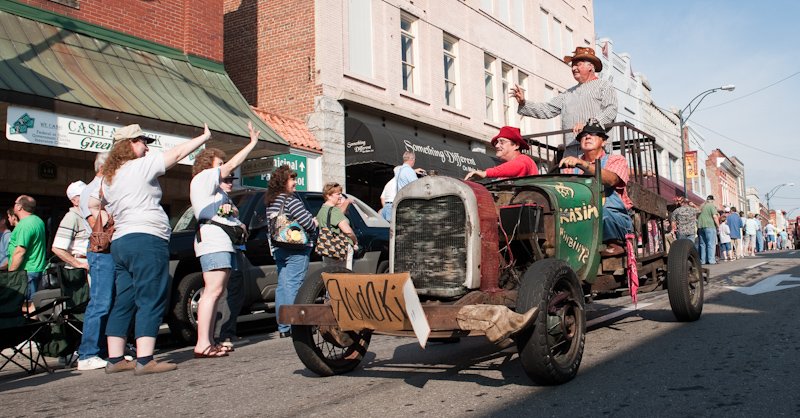 parade06990.jpg