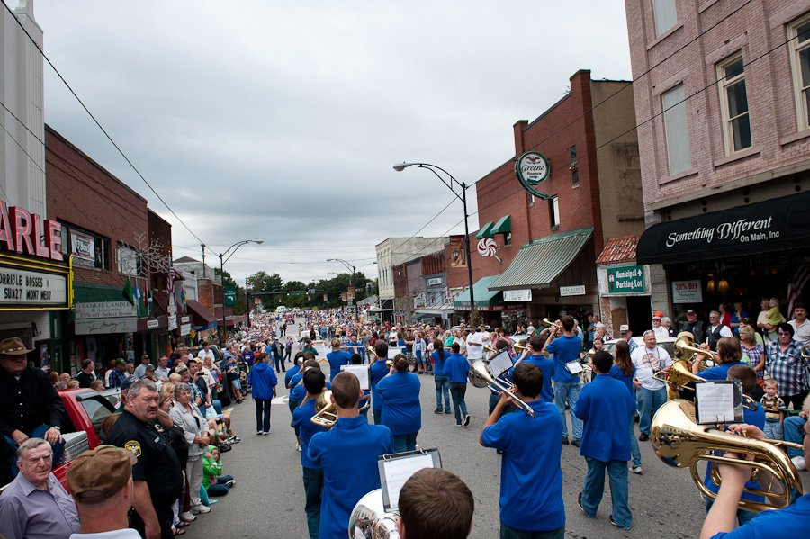 parade11090083.jpg