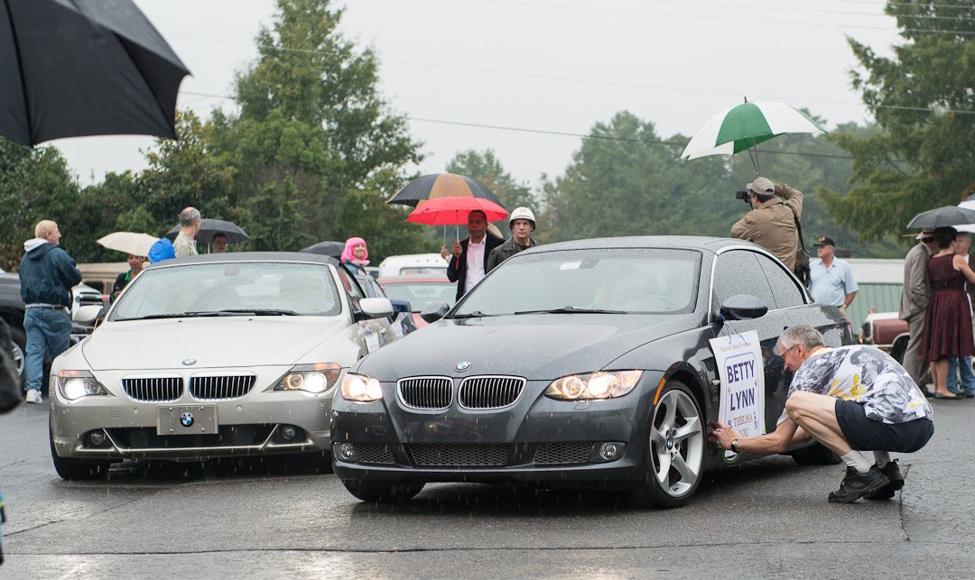 parade120900311.jpg