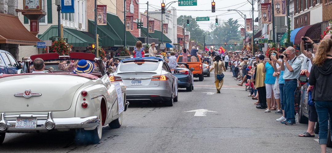 parade190991.jpg