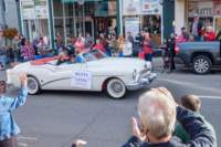 parade210926_small.jpg