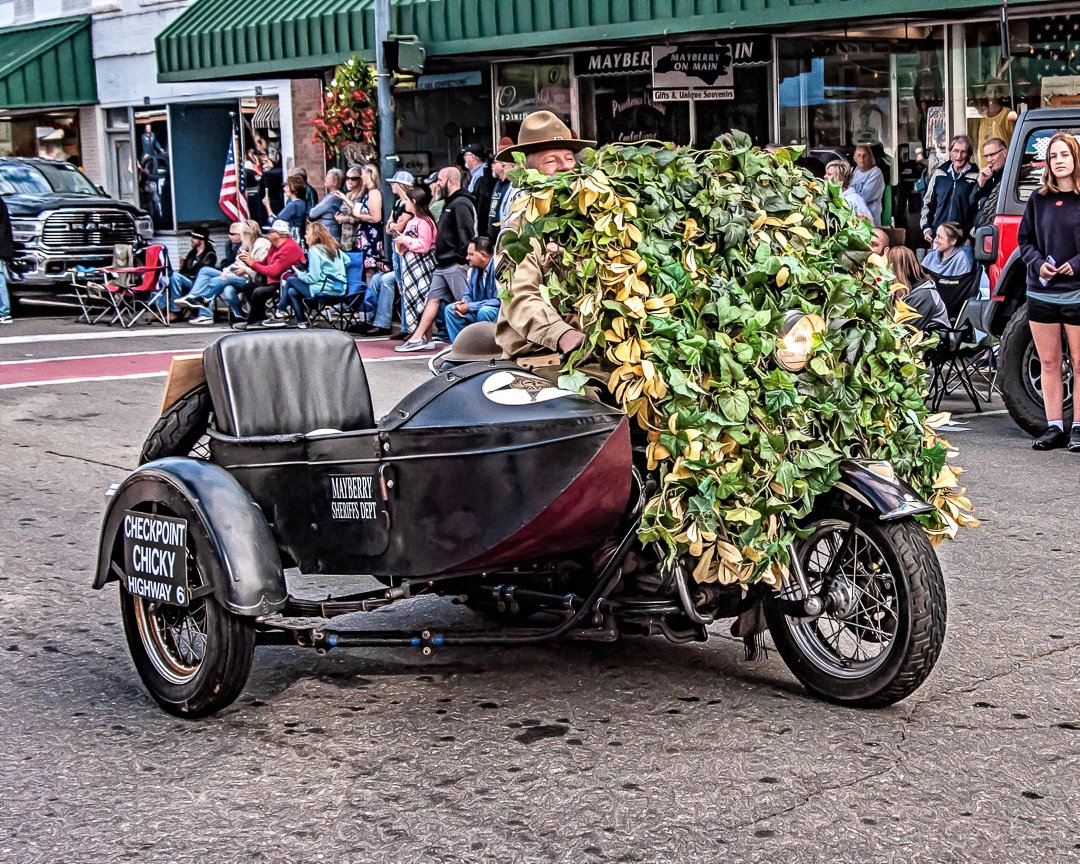 parade22091078.jpg