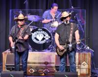 bellamybrothers3422_01_small.jpg